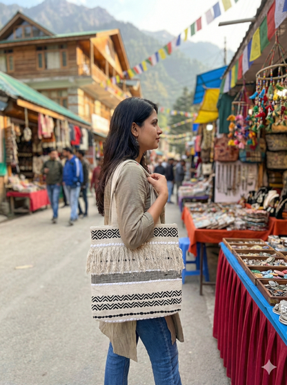 hemp-tote-bag-detail-sustainable-travel-india-khojo